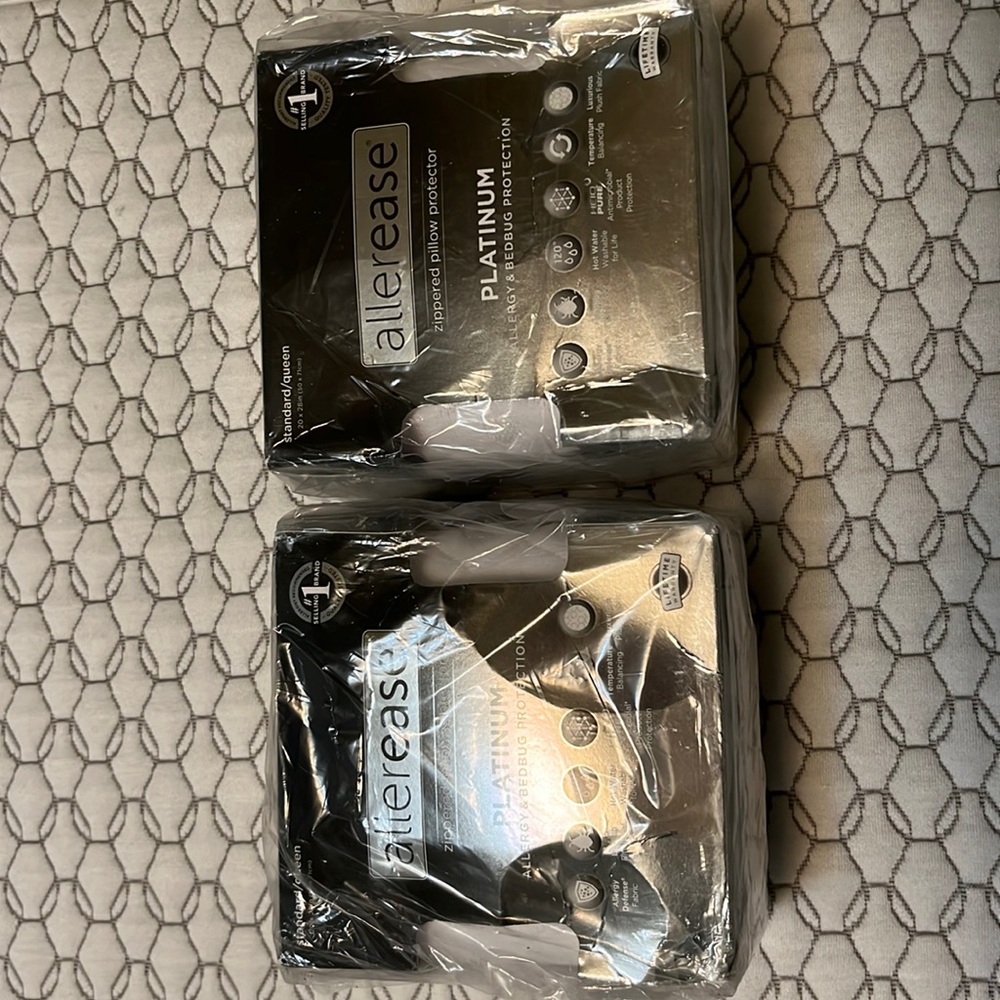 Set of two pillow protectors allerease platinum. Brand new - Picture 2 of 4